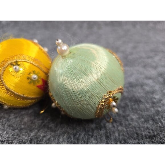 (3) Vintage Christmas Ornaments Push Pin Pink Yellow Green Tree Santa - Picture 5 of 8